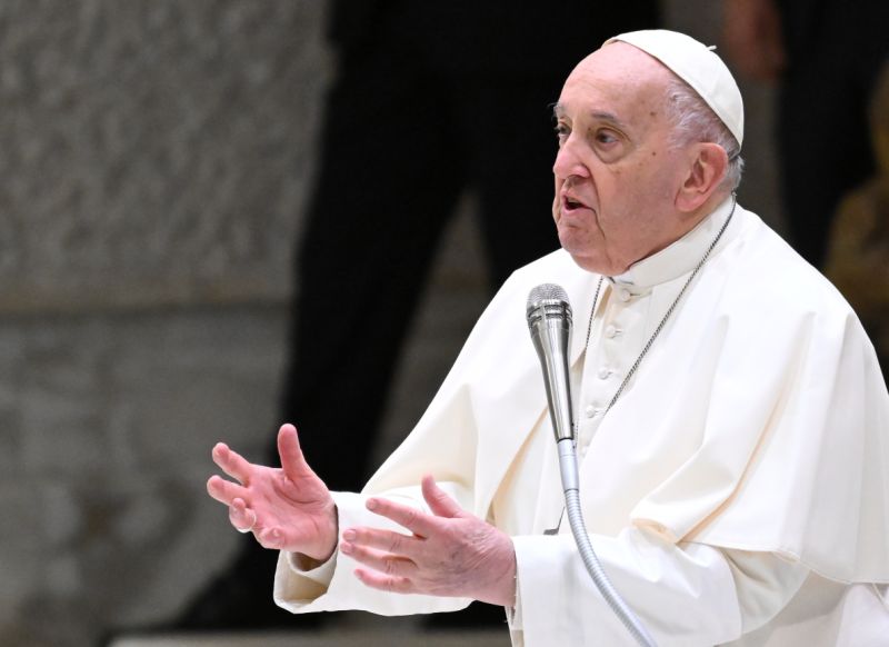 Papa “Preghiamo per la pace in Ucraina, Israele e Palestina”