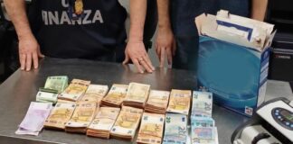 Traffico di valuta, all’aeroporto di Fiumicino sequestrato un mln euro