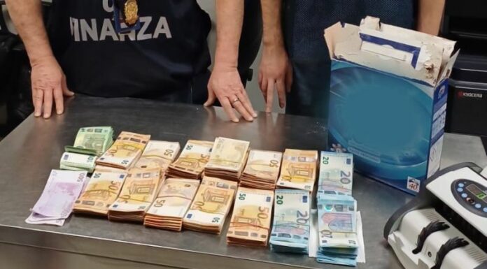 Traffico di valuta, all’aeroporto di Fiumicino sequestrato un mln euro