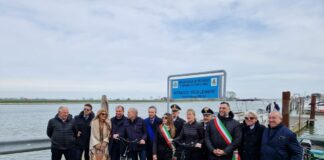 Passo barca sul Po di Levante tra Porto Viro e Rosolina