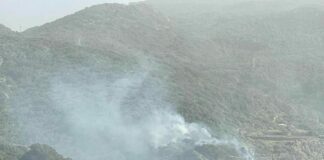 Brucia zona impervia a Pantelleria