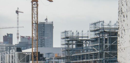 Istat, a maggio resta stabile l’indice della produzione nelle costruzioni
