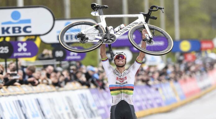 Van der Poel fa tris al Giro delle Fiandre, Mozzato secondo
