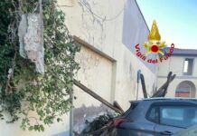 Crolla edificio disabitato a Cuggiono, nessuna persona coinvolta