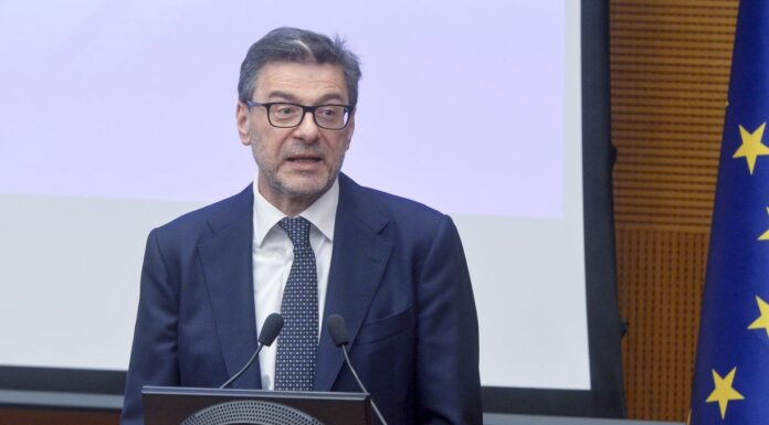 Ue, Giorgetti “Scontata apertura procedura per disavanzo eccessivo”