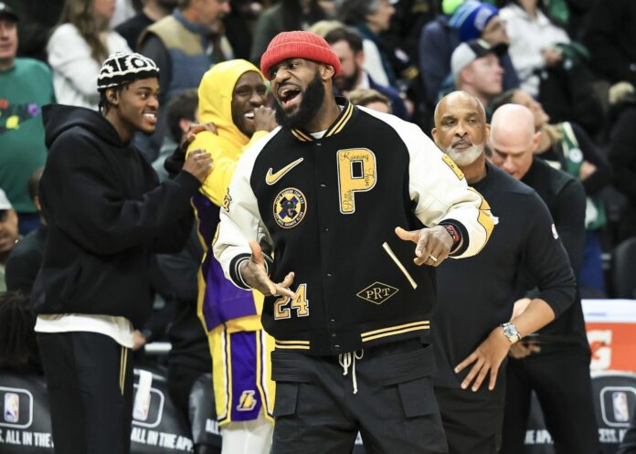 (SP)U.S.-MILWAUKEE-BASKETBALL-NBA-LAKERS VS BUCKS
