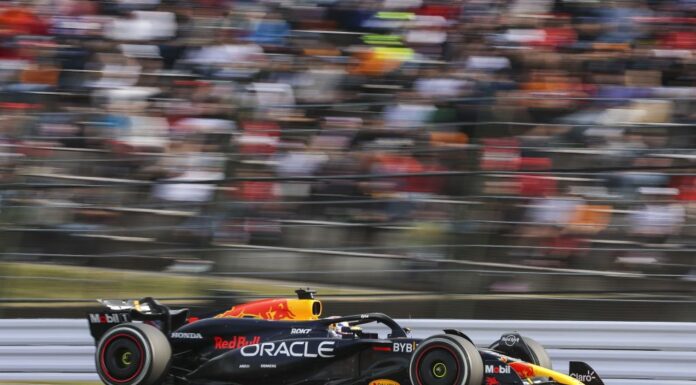 A Suzuka vince Verstappen davanti a Perez e Sainz. Quarto Leclerc