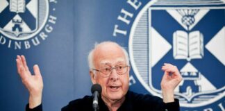 وفاة بيتر هيجز الحائز على جائزة نوبل ومكتشف البوزون