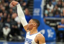 Clippers e Dallas ai play-off, Milwaukee risorge contro Boston