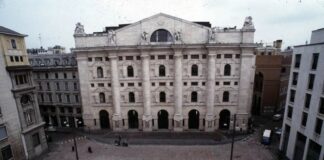 Piazza Affari chiude in rialzo, Ftse Mib +0,28%