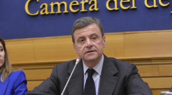 Calenda “Conte sarà il Dracula del Pd, Schlein lo molli”