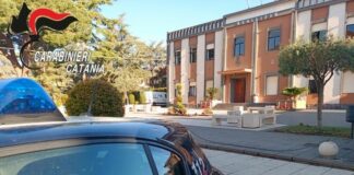 Voto di scambio e corruzione, arrestato il sindaco di Tremestieri Etneo