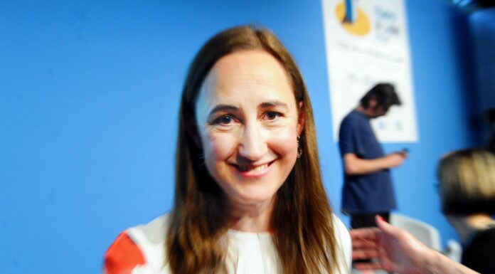 La scrittrice Sophie Kinsella rivela “Ho un cancro al cervello”