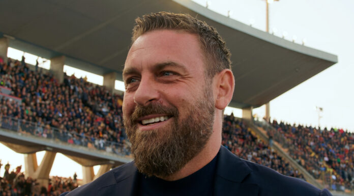 La Roma conferma De Rossi “Resta con noi”