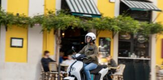 Yamaha NEO’s rivoluziona la mobilità urbana a impatto zero