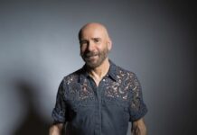 Mario Venuti torna con il nuovo album “Tra la carne e il cielo”