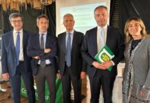 La salicoltura marina è pratica agricola a Margherita di Savoia in Puglia