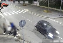 Milano, sfregiarono 31enne durante aggressione. Due misure cautelari