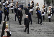 25 Aprile, Mattarella depone corona di fiori all’Altare della Patria