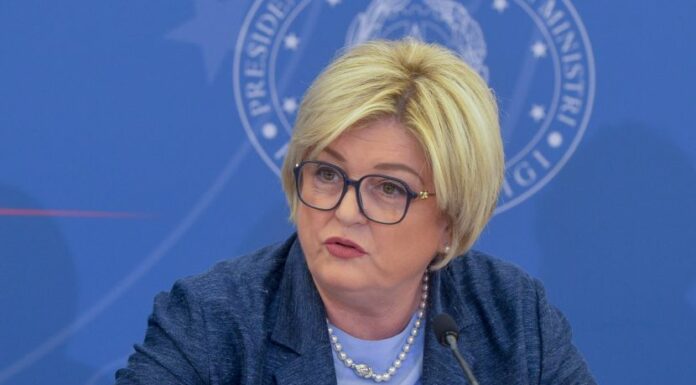 Calderone “L’Italia è fondata sul lavoro, non sul sussidio”