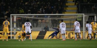 Il Frosinone torna a vincere e manda la Salernitana in B