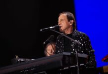 Roby Facchinetti, la voce dei Pooh compie 80 anni