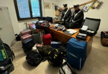 Turisti derubati, refurtiva recuperata nel Campo nomadi dell’Albuccione