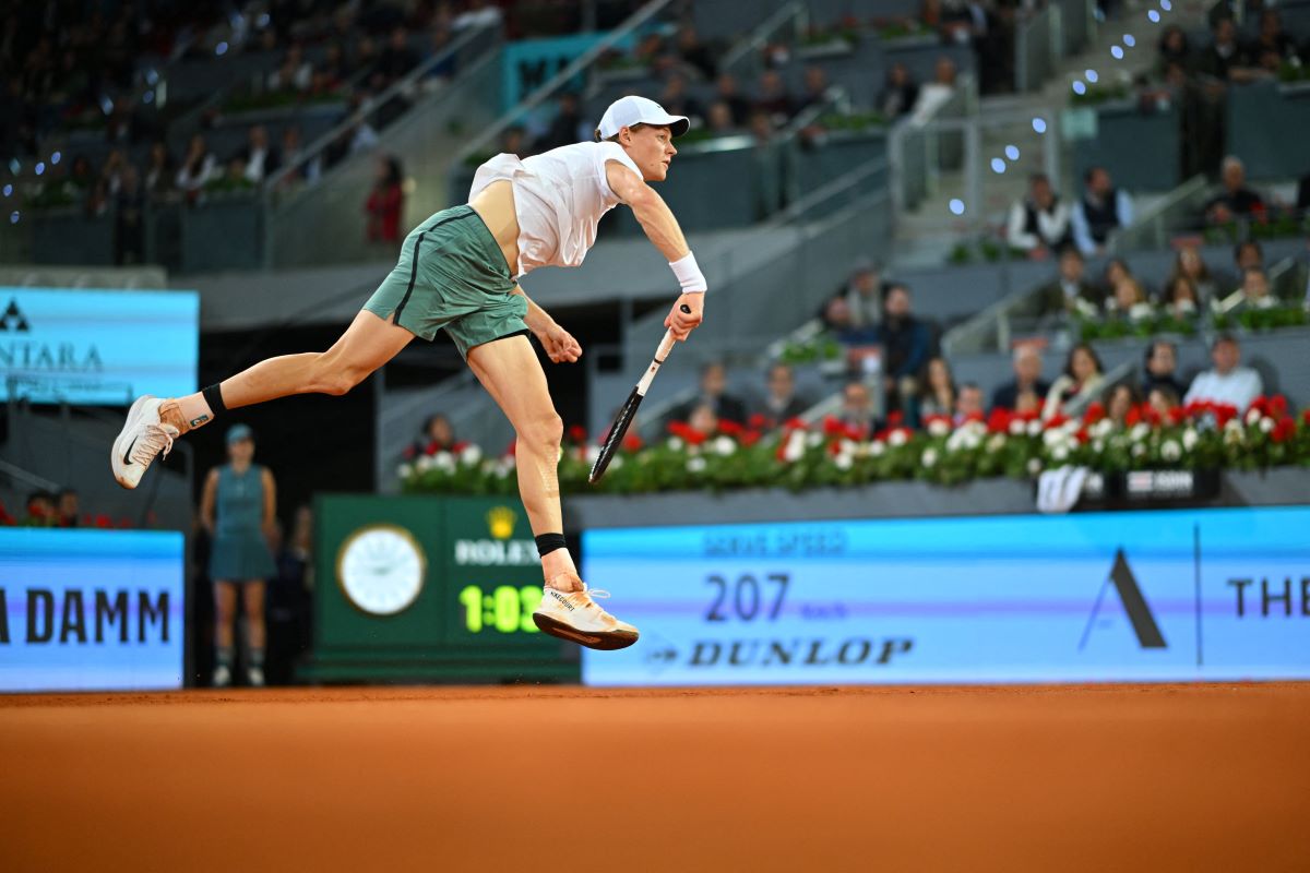 Sinner piega Khachanov e vola nei quarti a Madrid