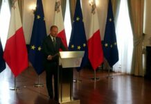 Malta, l’ex premier Muscat ha chiesto alla Polizia di essere interrogato