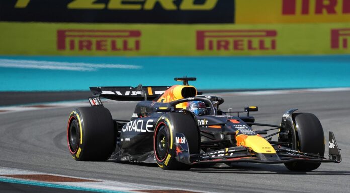 Verstappen vince la sprint di Miami davanti a Leclerc e Perez