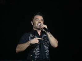 Sanremo 2026, l’annuncio di Carlo Conti: “Tiziano Ferro super ospite della prima serata” / Video