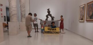 Milano, rito abbreviato ad attivisti ambientalisti per azione Museo 900