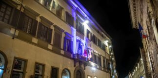 Firenze, Palazzo Pegaso si illumina di blu per Giornata Europa