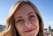 Meloni “Buona festa a tutte le mamme, sono insostituibili”
