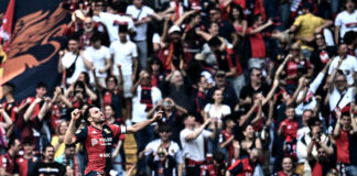 Non basta Pinamonti, vince il Genoa, Sassuolo nei guai