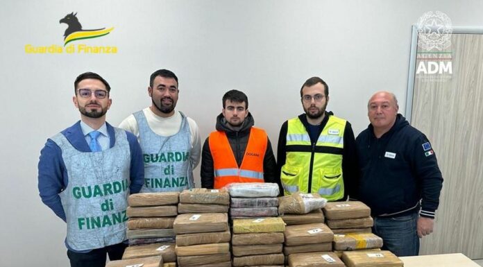 Sequestrati 116 kg di cocaina nell’interporto di Vado Ligure