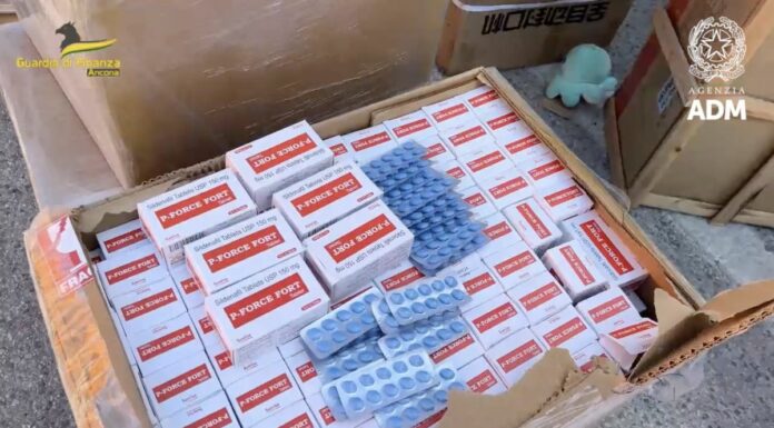 Sequestro record di medicinali privi di autorizzazioni sanitarie