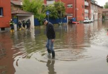 Disagi a Milano per le forti piogge, esondato il Lambro