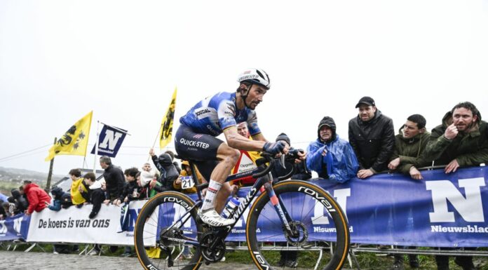Alaphilippe vince la 12^ tappa al Giro, Pogacar resta in rosa
