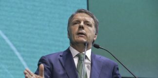 رينزي: الترشح لمنصب ثم عدم الذهاب إلى الاتحاد الأوروبي احتيال