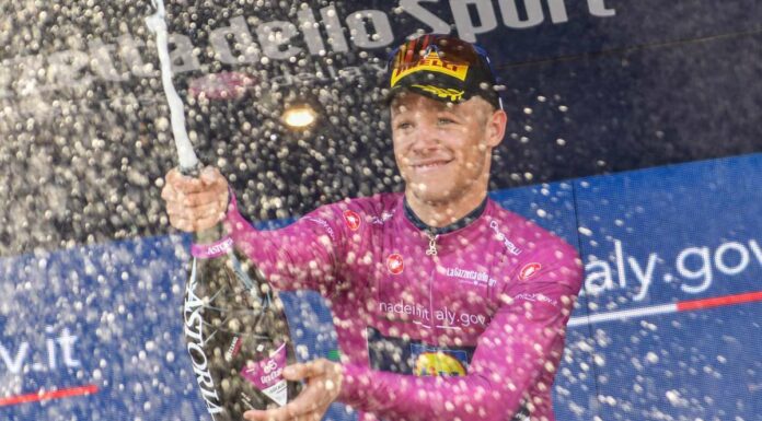 Tris di Milan al Giro, Pogacar sempre in maglia rosa