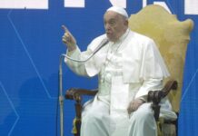 Papa “Il futuro non è solo dei leader ma nelle mani dei popoli”