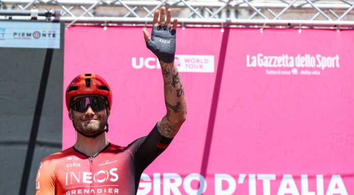 Ganna vince la crono a Desenzano, Pogacar resta in maglia rosa