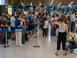 Parlamento e Consiglio europeo hanno raggiunto un accordo sui diritti dei passeggeri aerei: maggiori tutele per i viaggiatori