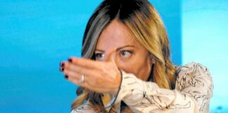 ميلوني: لنضع حدًا للأغلبيات غير الطبيعية