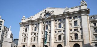 Piazza affari apre in calo dell’0,8%, pesa stacco cedole