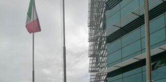 Roma, attivisti ambientalisti imbrattano entrata Ministero della Salute