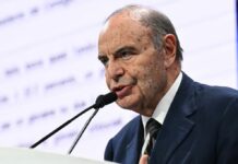 Gli 80 anni di Bruno Vespa tra interviste a grandi leader e al Papa