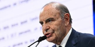 Gli 80 anni di Bruno Vespa tra interviste a grandi leader e al Papa