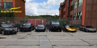 Scoperto contrabbando di supercar, sequestrate Lamborghini e McLaren